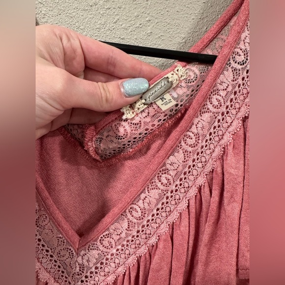 Gimmicks Washed High Low Hem Top - Picture 5 of 9